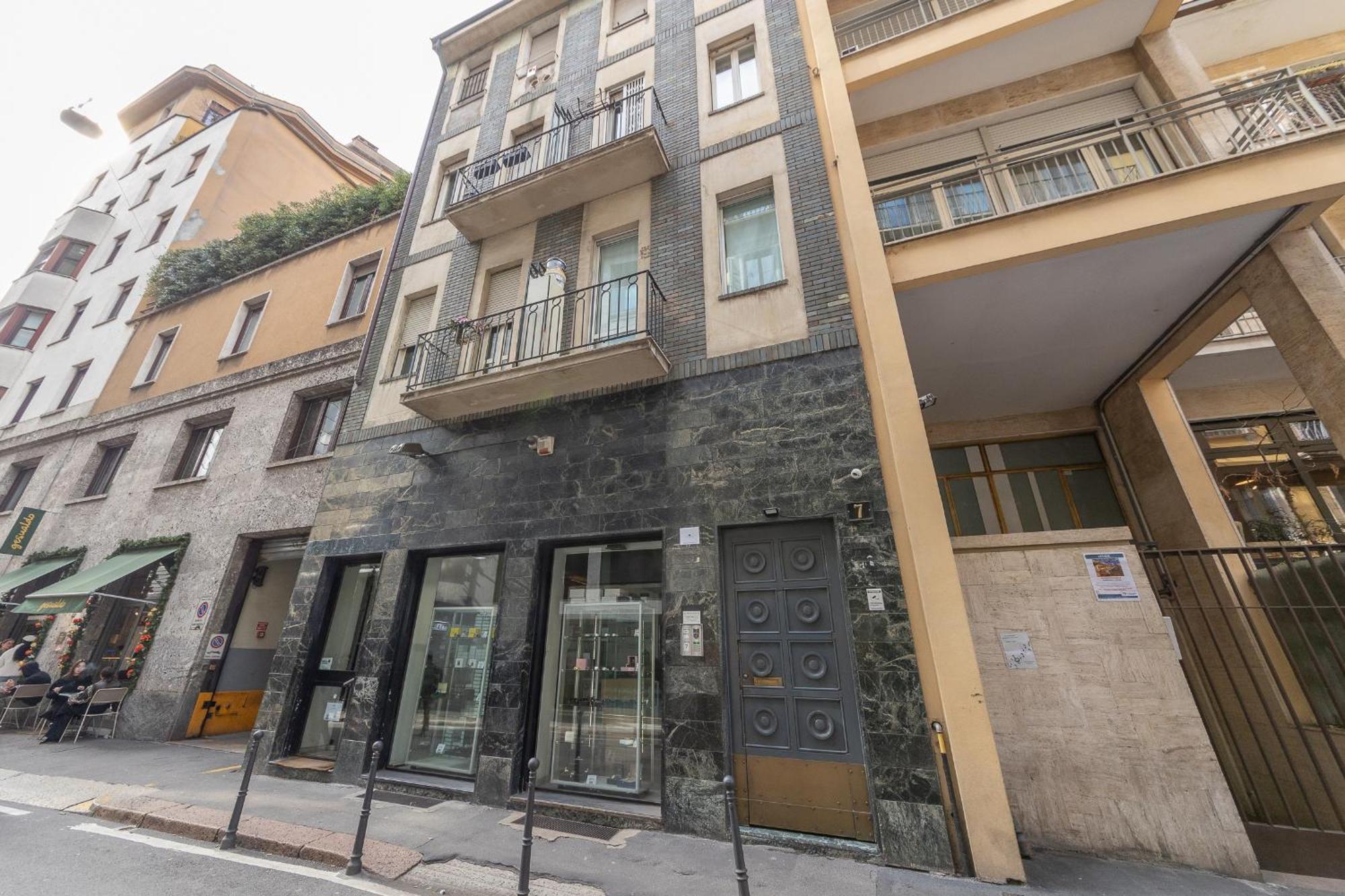 Via Cerva 7, Milan